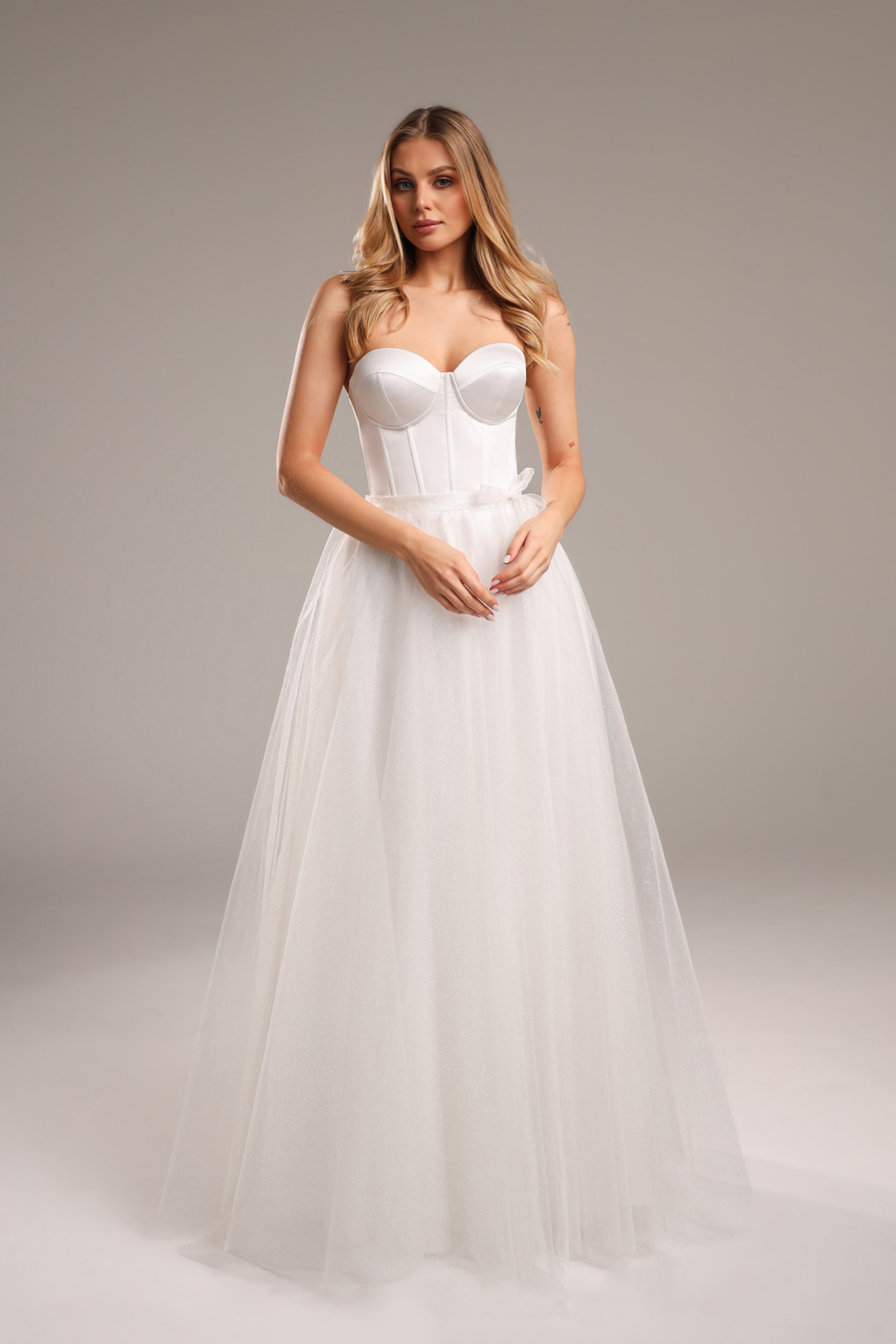 Sukienka Amelia z brokatowym dołem