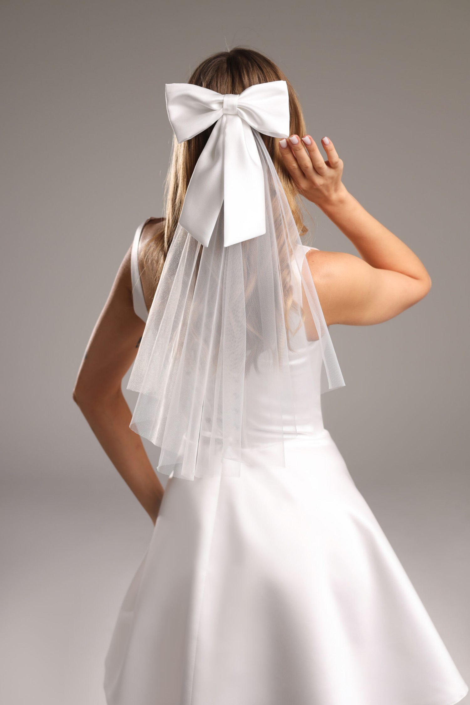 Welon z kokardką krótki